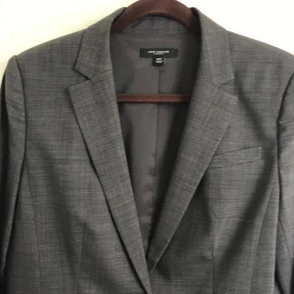 ANN TAYLOR 10 TALL 2-BUTTON BLAZER - Like New - Picture 2 of 7